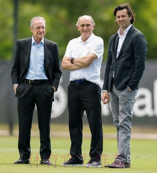 在与弗洛伦蒂诺交谈后 本泽马决定与皇马续约一年